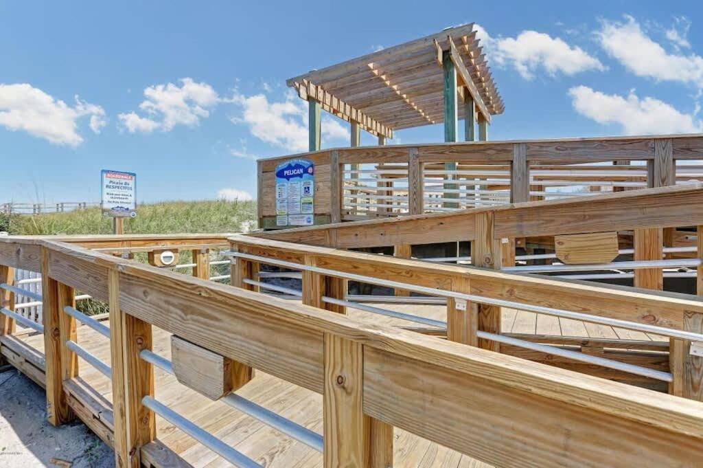Beach Harbour 17 At The Cb Boardwalk Walk To Everything! Carolina Beach Exterior photo