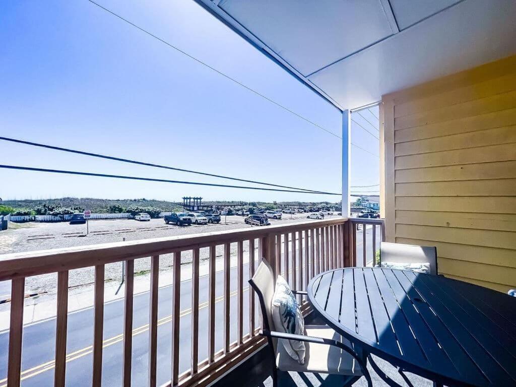 Beach Harbour 17 At The Cb Boardwalk Walk To Everything! Carolina Beach Exterior photo