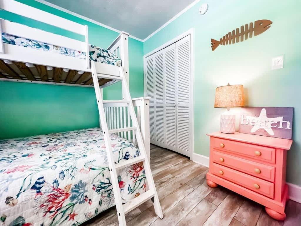 Beach Harbour 17 At The Cb Boardwalk Walk To Everything! Carolina Beach Exterior photo